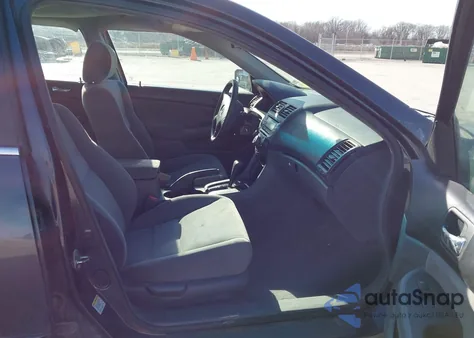 2005 Honda Accord 2.4 Lx z USA, uszkodzony, nr VIN 1HGCM56455A122901